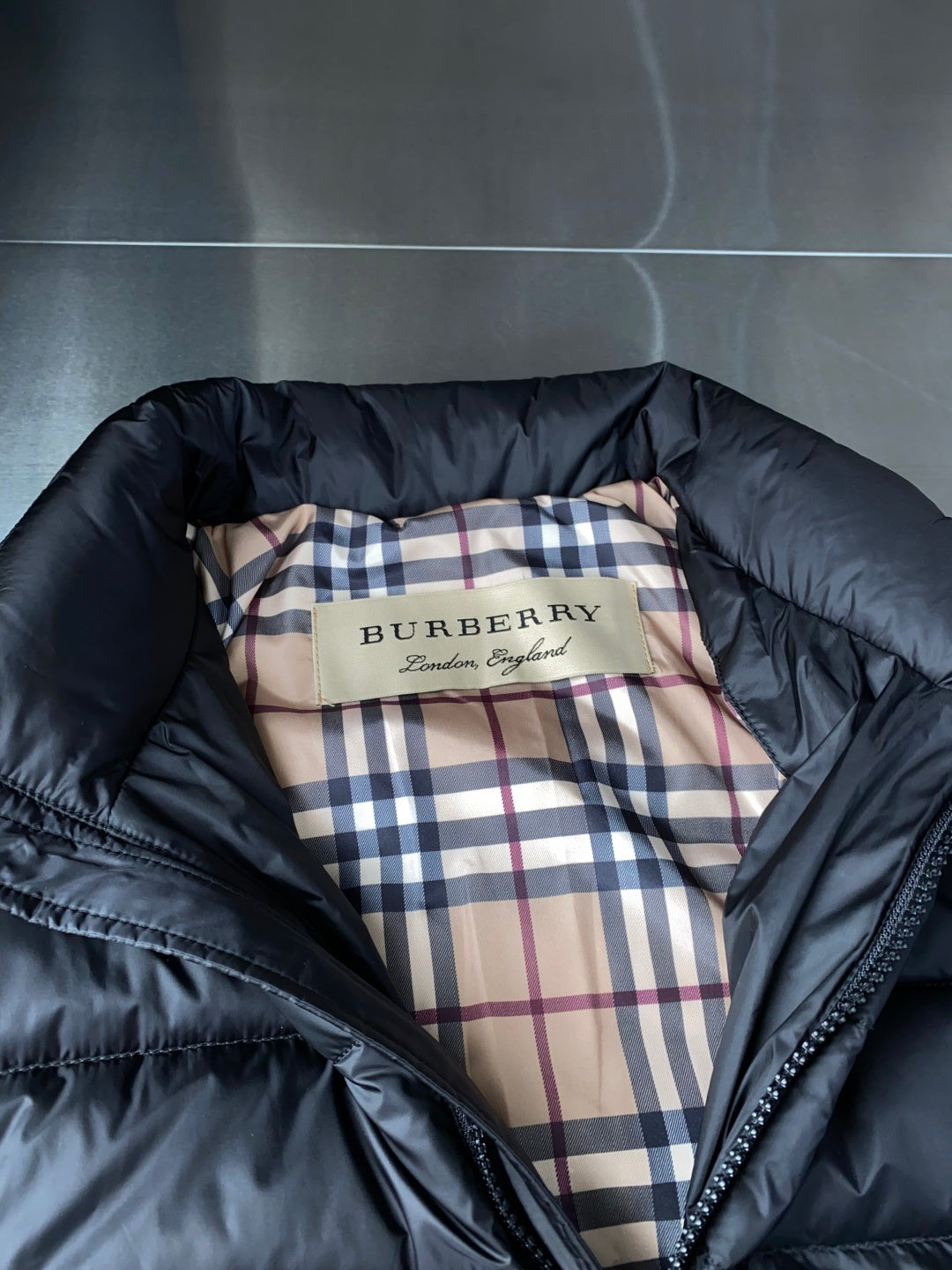 Black Stand-Collar Puffer Jacket | Check-Lined Detail & Everyday Style