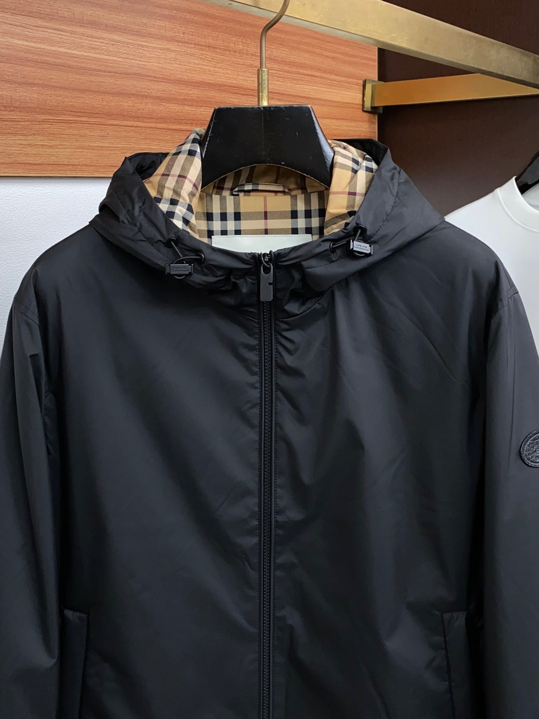 BURBERRY Hooded Jacket | Check Lining Detail & Modern British Style
