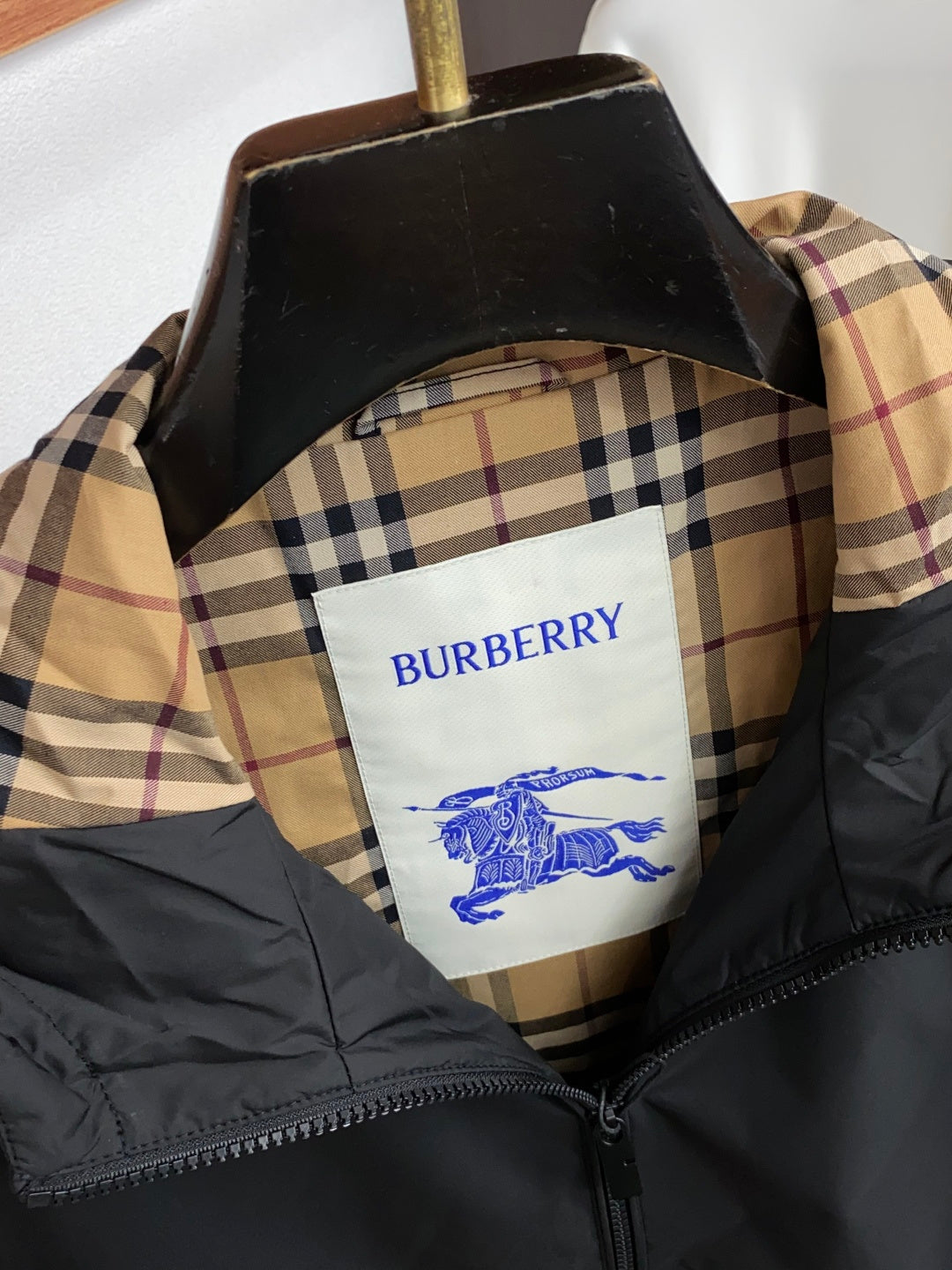 BURBERRY Hooded Jacket | Check Lining Detail & Modern British Style