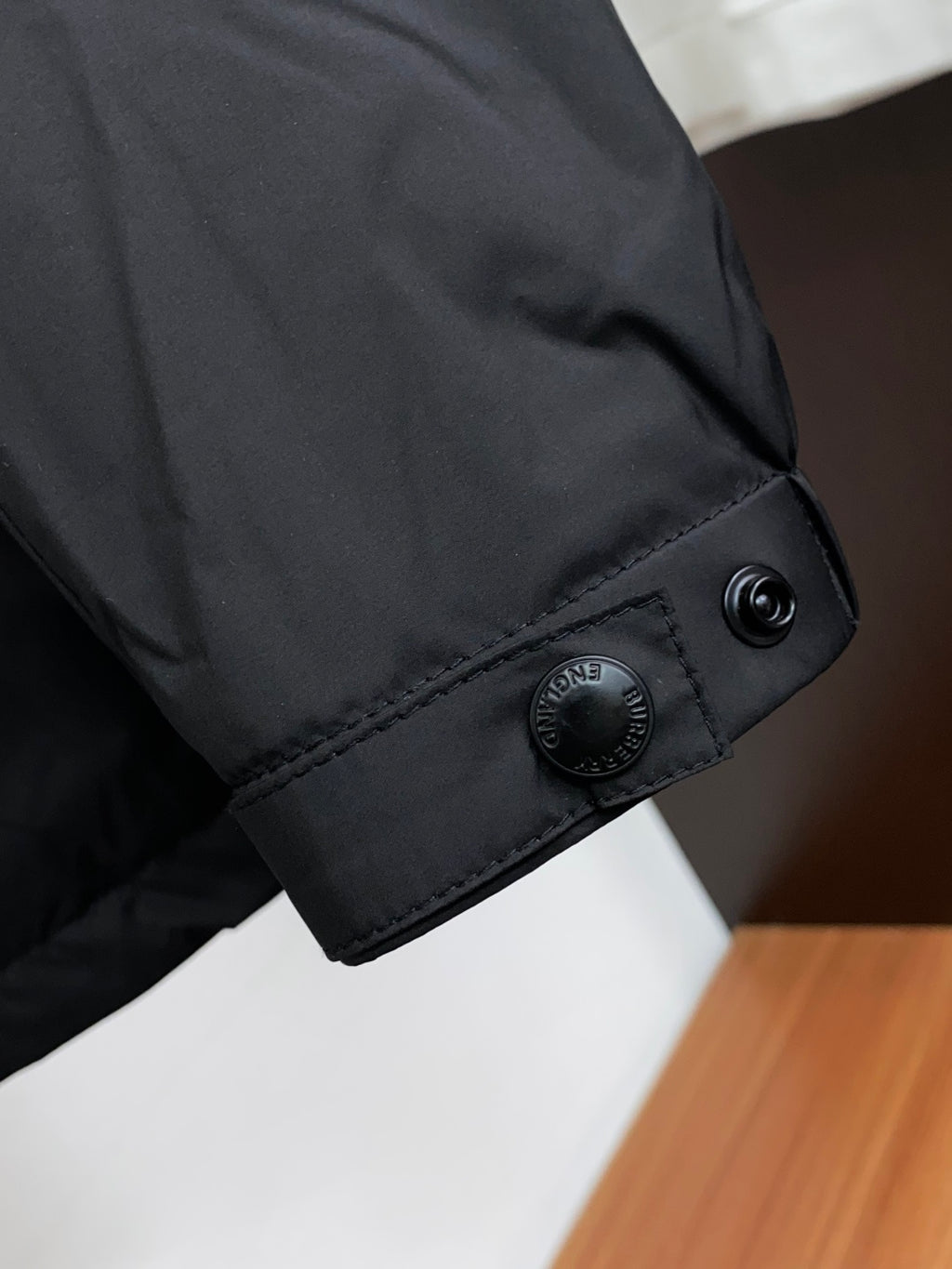 BURBERRY Hooded Jacket | Check Lining Detail & Modern British Style