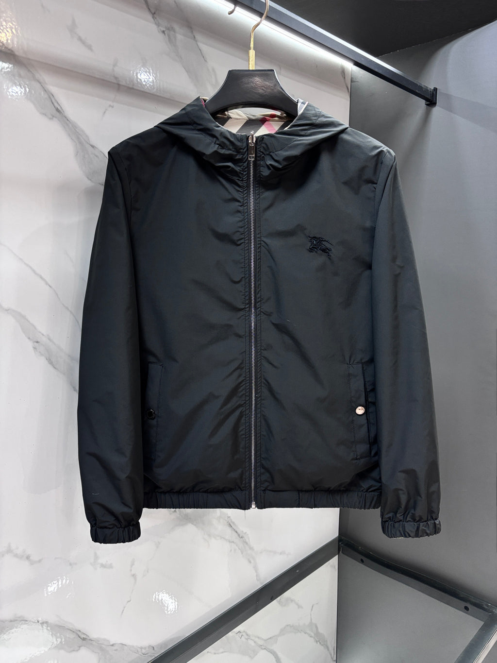 BURBERRY Men’s Spring/Summer 2026 Reversible Jacket | Two Sides, More Possibilities