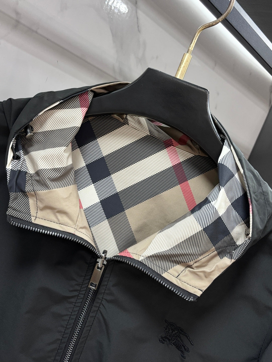 BURBERRY Men’s Spring/Summer 2026 Reversible Jacket | Two Sides, More Possibilities