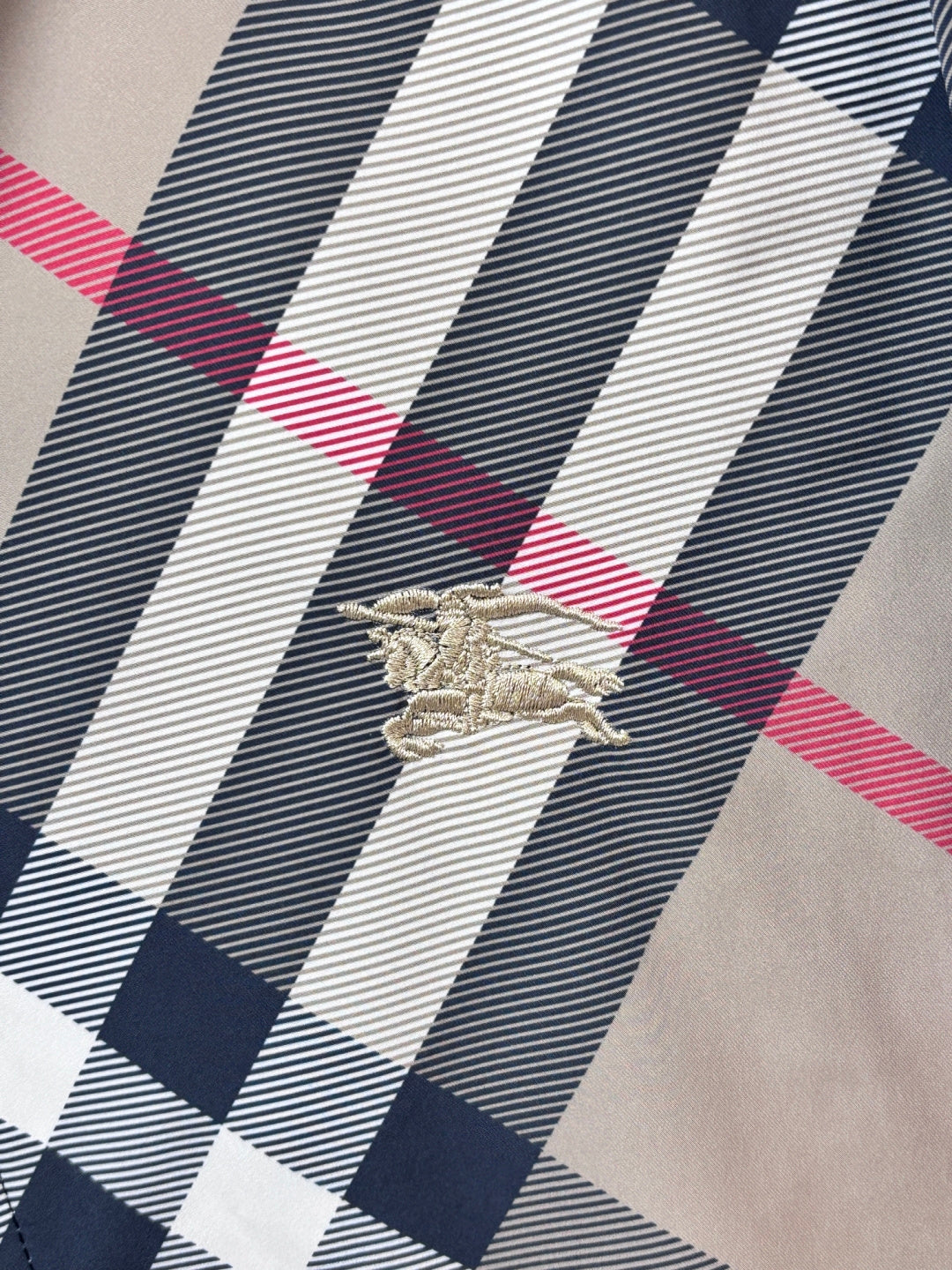 BURBERRY Men’s Spring/Summer 2026 Reversible Jacket | Two Sides, More Possibilities