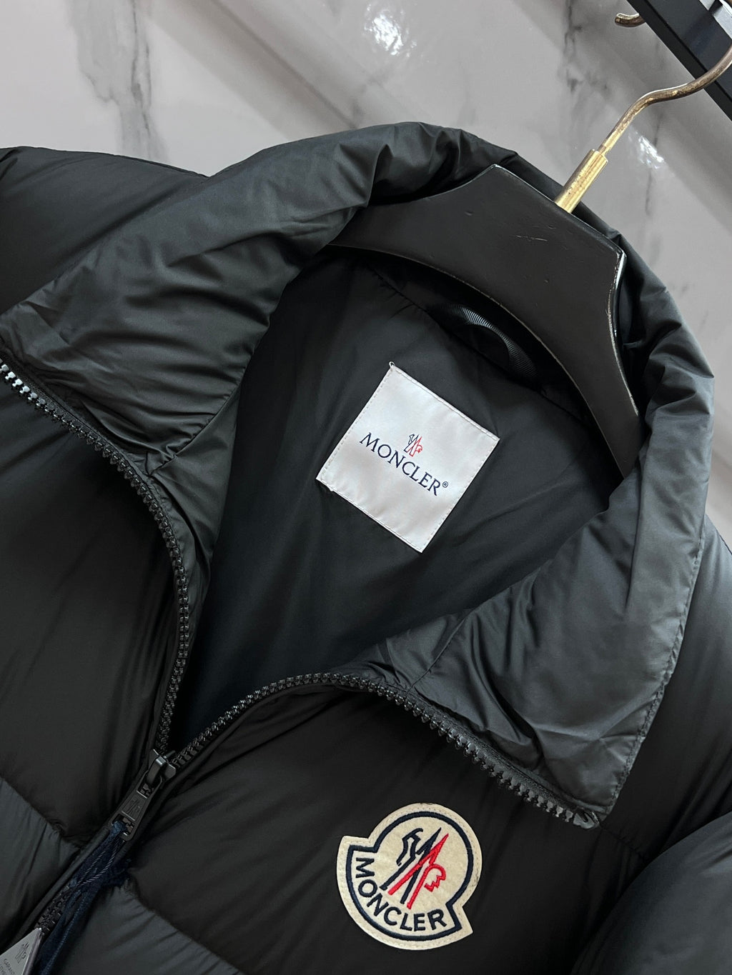 MONCLER Corborant Unisex Down Jacket | Fall/Winter 2026, Modern Style with Character