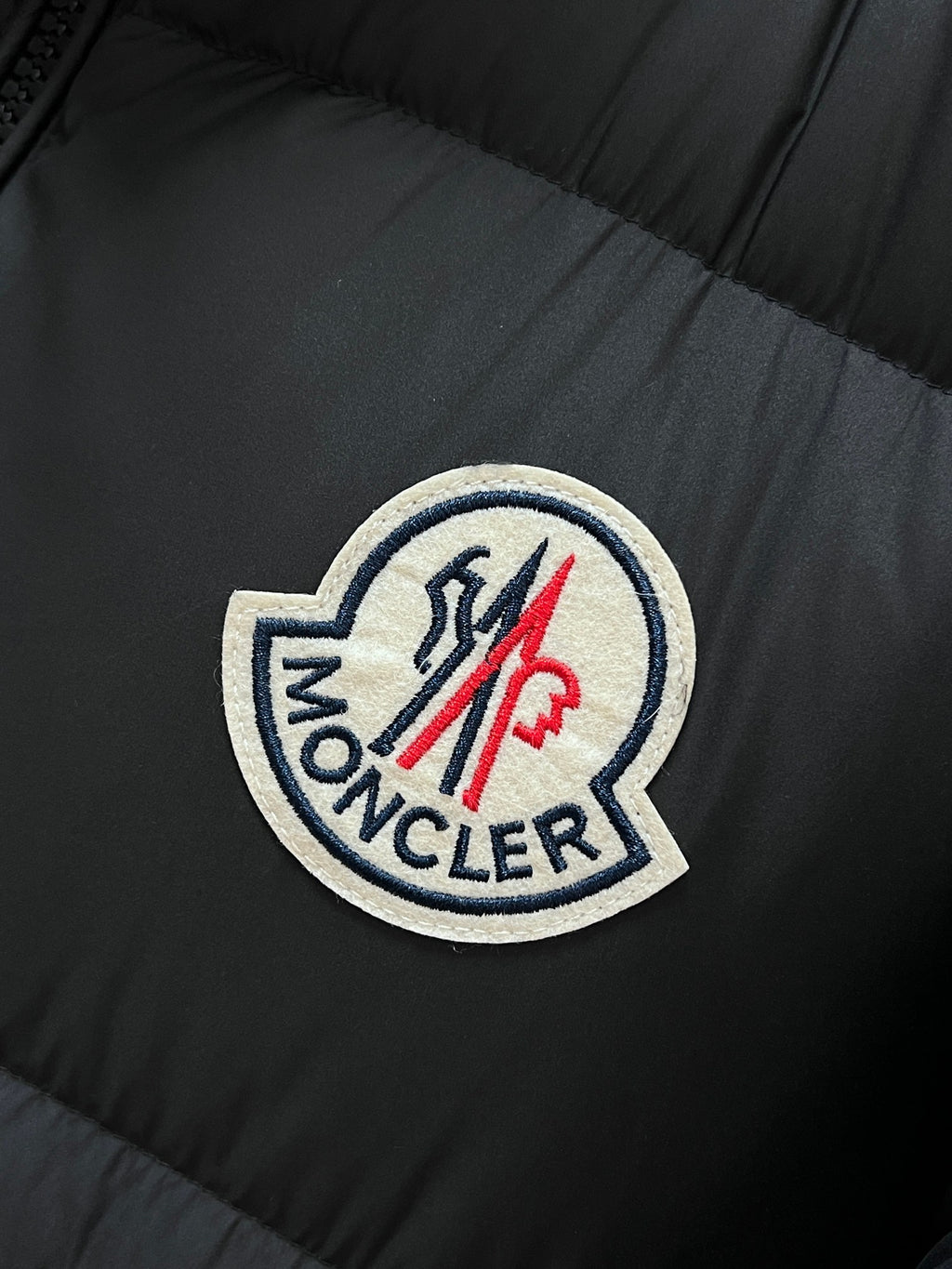 MONCLER Corborant Unisex Down Jacket | Fall/Winter 2026, Modern Style with Character