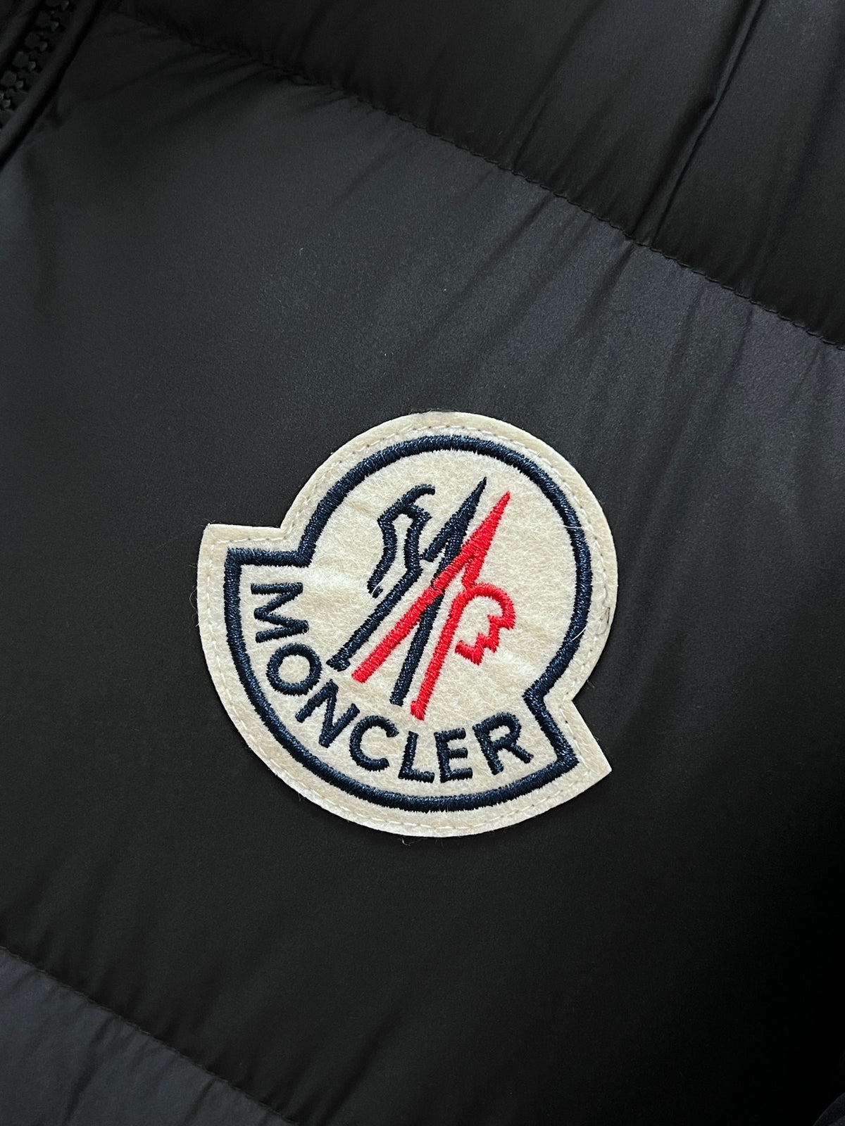 MONCLER Corborant Unisex Down Jacket | Fall/Winter 2026, Modern Style with Character